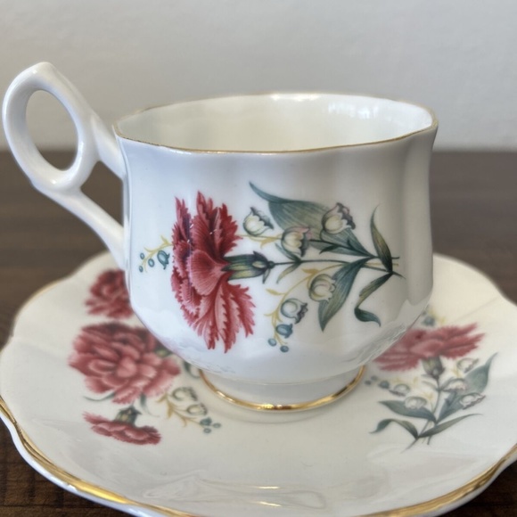 VTG ROYAL DOVER CHINA CUP & SAUCER - ENGLAND - January - Picture 2 of 3